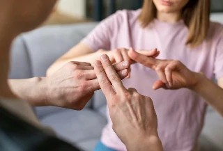 Curso Online Aperfeiçoamento em Libras